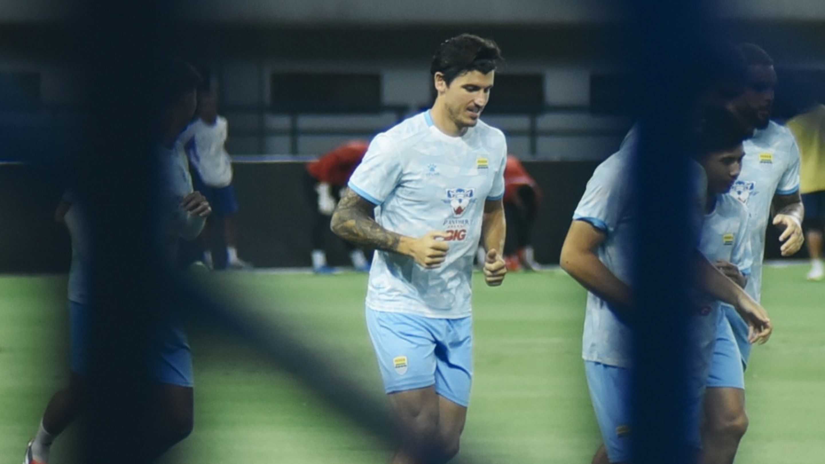 Sergio Castel Dipastikan Aman, Persib Bandung Fokus Hadapi Persik